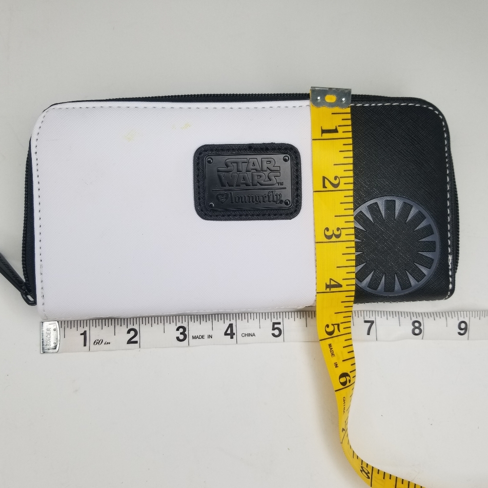 LOUNGEFLY Star Wars Storm Trooper Wallet - Picture 4 of 13